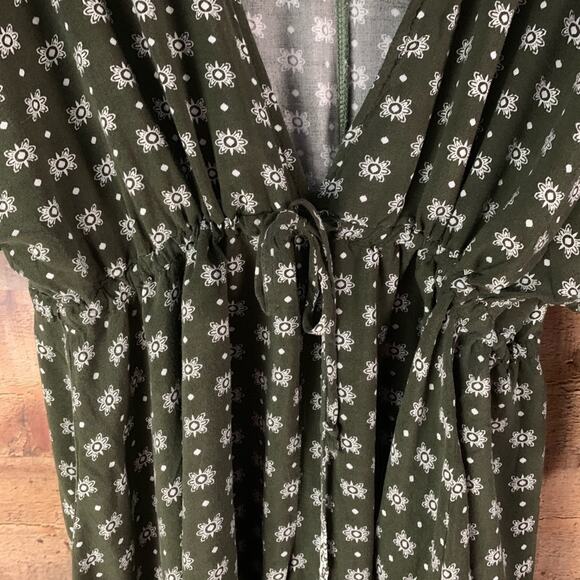 Sage The Label Deep V Neck Shorts Romper Green White Size Large - Picture 4 of 8